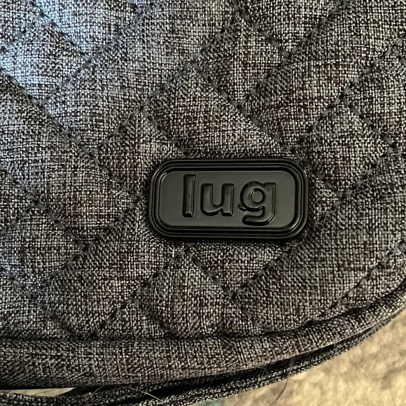 NEW! Cute “lug” Gray Quilted Crossbody Bag - Picture 3 of 11